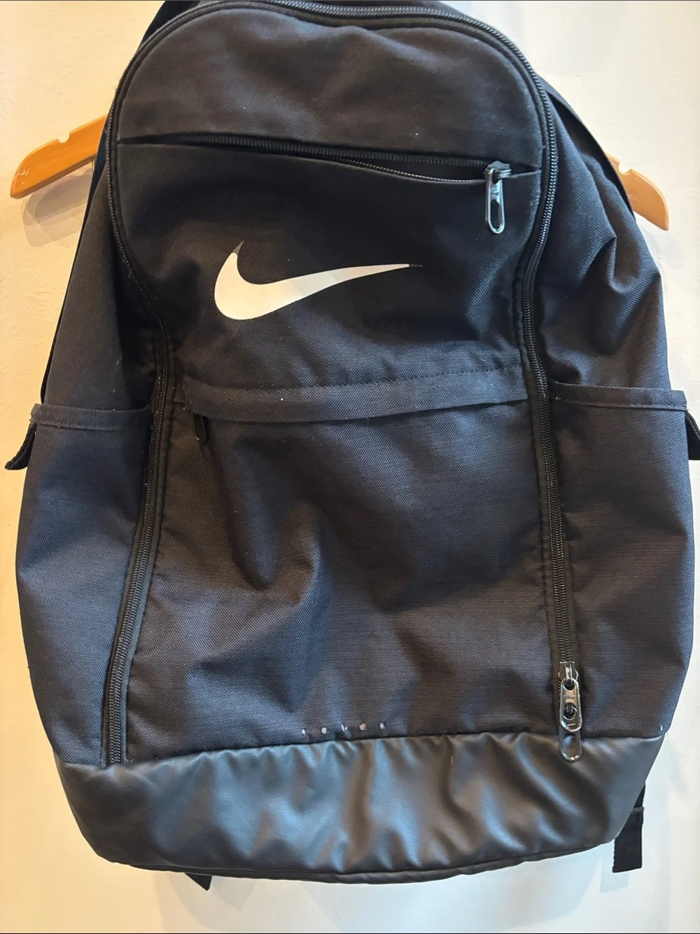 Nike lots pockets
